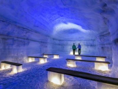 Eishöhle im Gletscher Langjökull