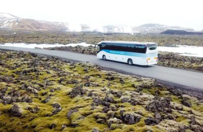 Bus von Reykjavík zur Blauen Lagune