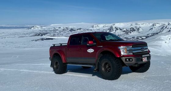 Superjeep auf dem Langjökull